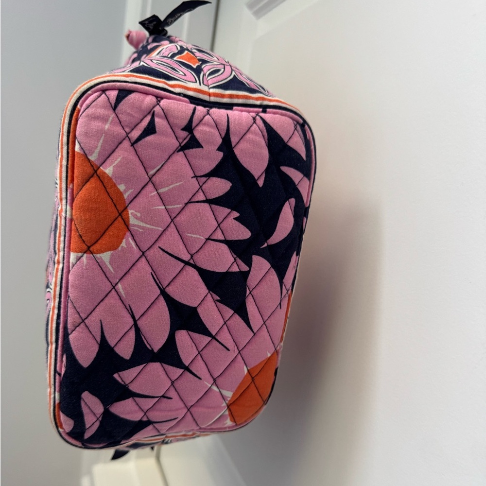 Vera Bradley Quilted Drawstring Tote Bag Floral Print Handbag Preppy Pink Navy - Picture 4 of 9